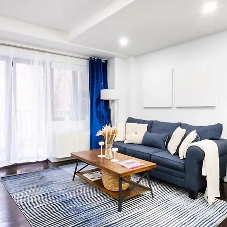 809-3B Studio With A Balcony By Columbus Circle